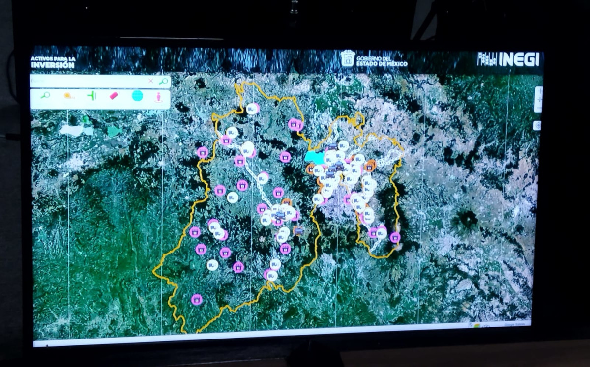 Extensión del territorio mexiquense marcado con datos de terrenos industriales y otros servicios a su alrededor (Alondra Ávila)