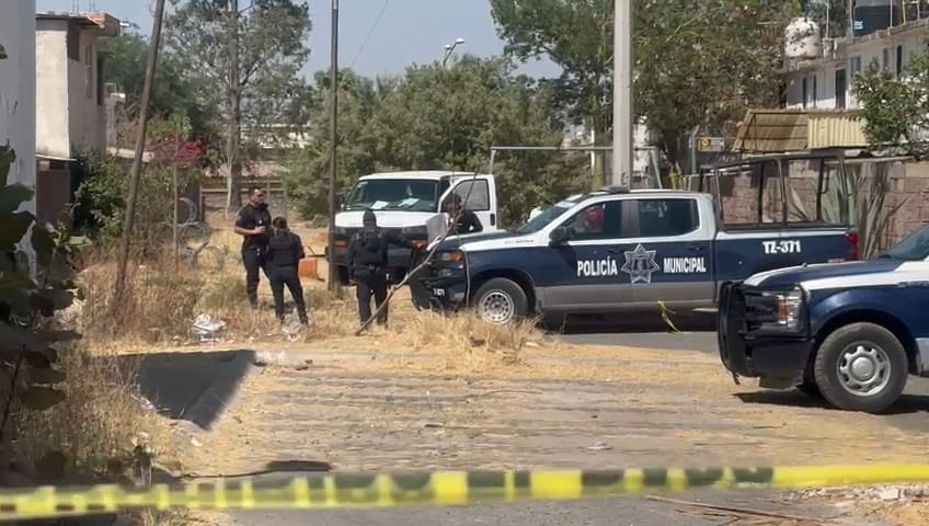El hallazgo fue en la colonia Villas de la Arboleda en el cruce de las calles Laguna Madre y Lago Ontario. (Juan Munguía)