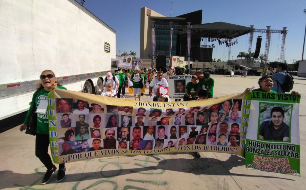Madres marchan para pedir justicia por los casos de sus hijos. (Roberto Amaya)