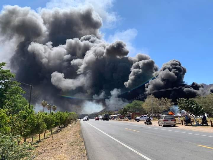 Incendio en chatarrera no deja lesionados en Etzatlán (Especial)