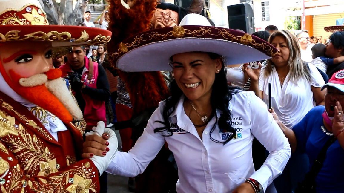Del Moral se compromete a crear “Neni Mexiquense” para impulsar a mujeres que venden por internet. Especial