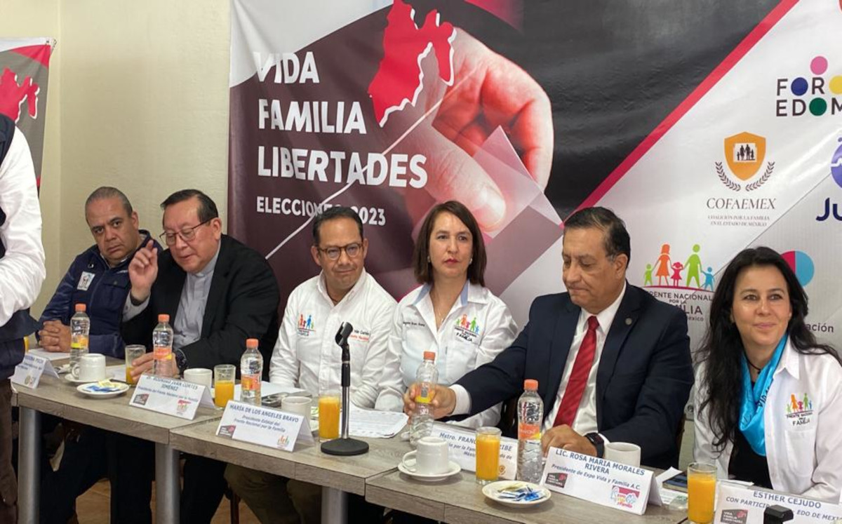 Representantes de las organizaciones civiles que enviaron decálogo a las candidatas del Edomex (Monserrat Mata)