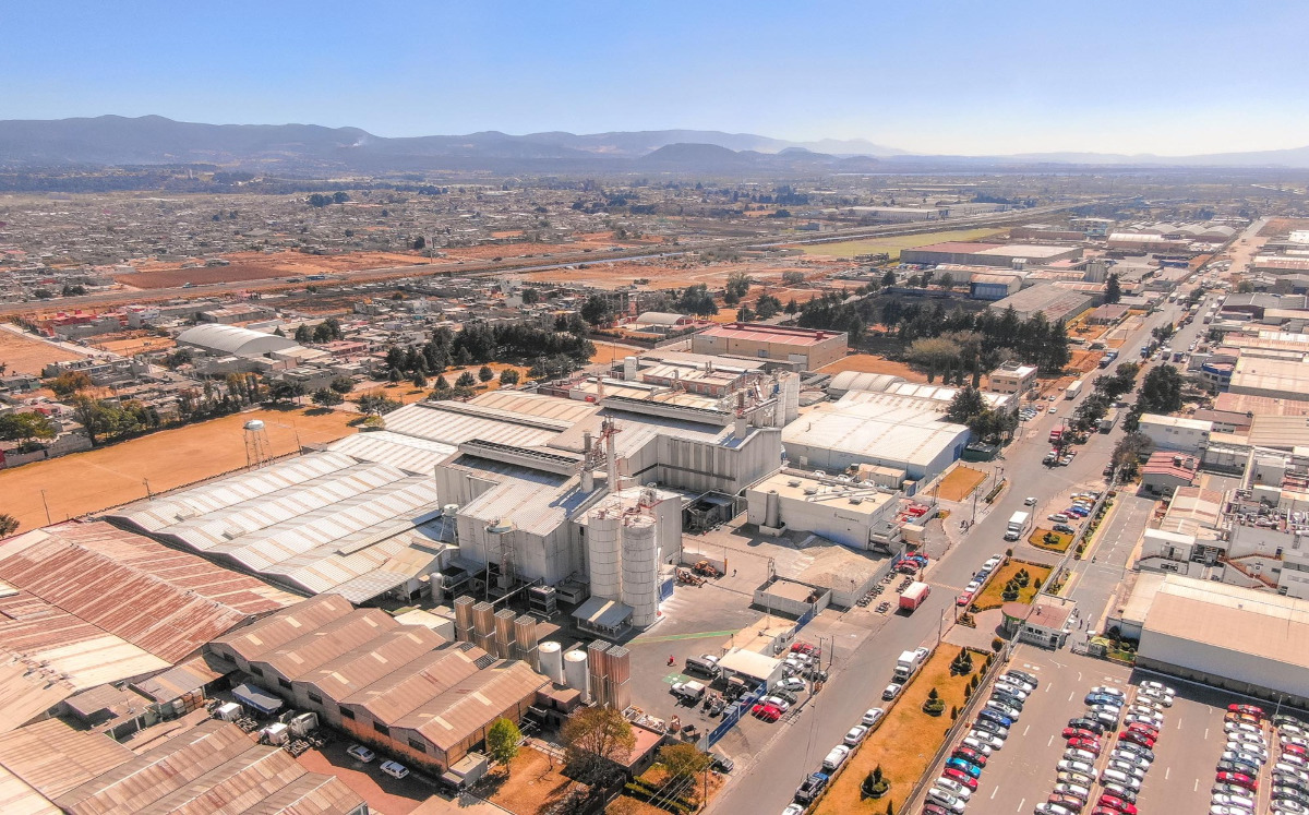 Vista de una empresa desde un plano alto (Especial)