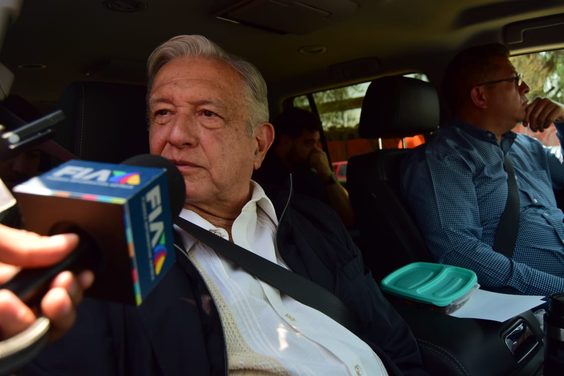 AMLO previo a su ingreso a la refinería Miguel Hidalgo de Petróleos Mexicanos.