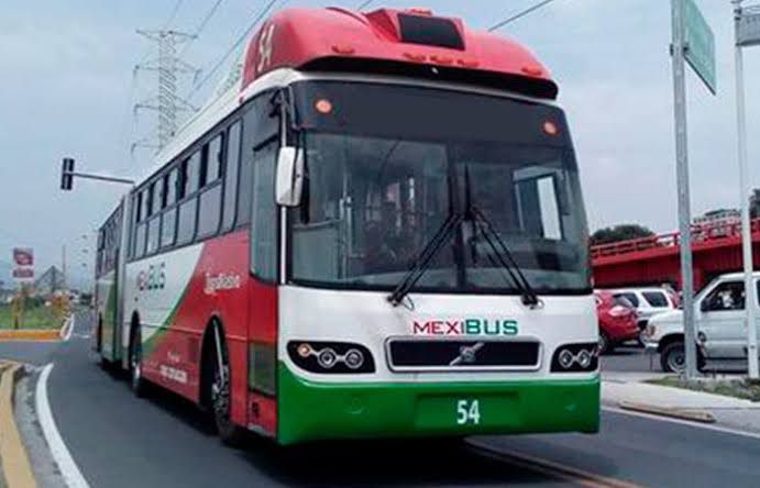 Empresarios de transporte público piden considerar al sector