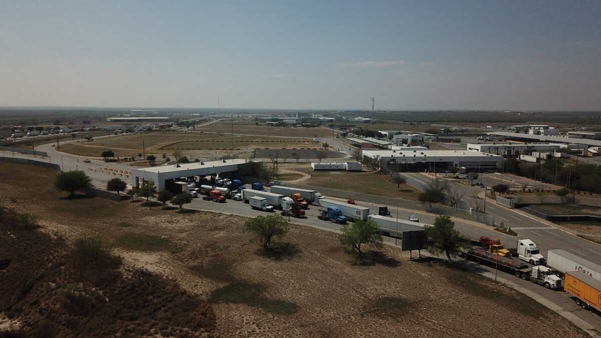 La construcción de La Gloria-Colombia inició el 8 de mayo y prevén terminar los trabajos el 22 de diciembre. Especial