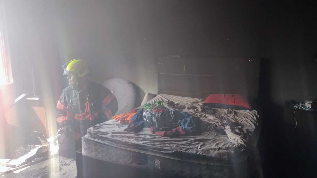 Las llamas fueron alimentadas por las prendas de vestir. (Cortesía)