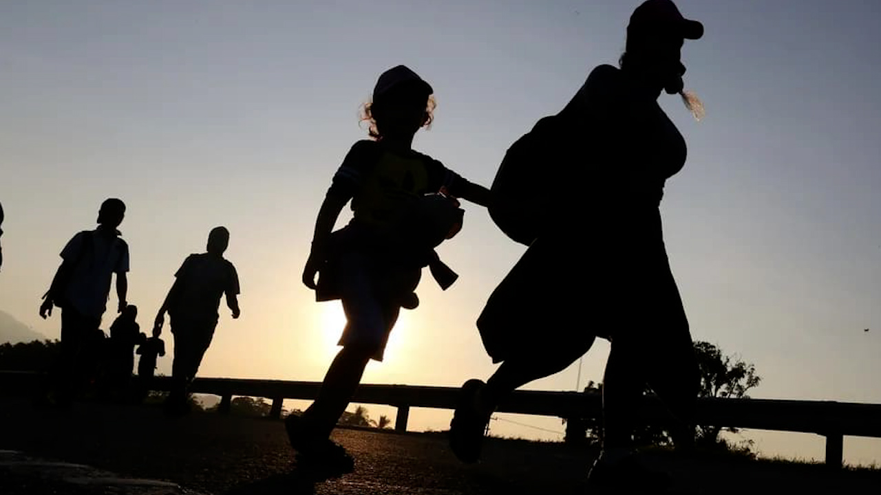 Patrulla fronteriza reporta descenso de migrantes que cruzan la frontera tras fin del Título 42