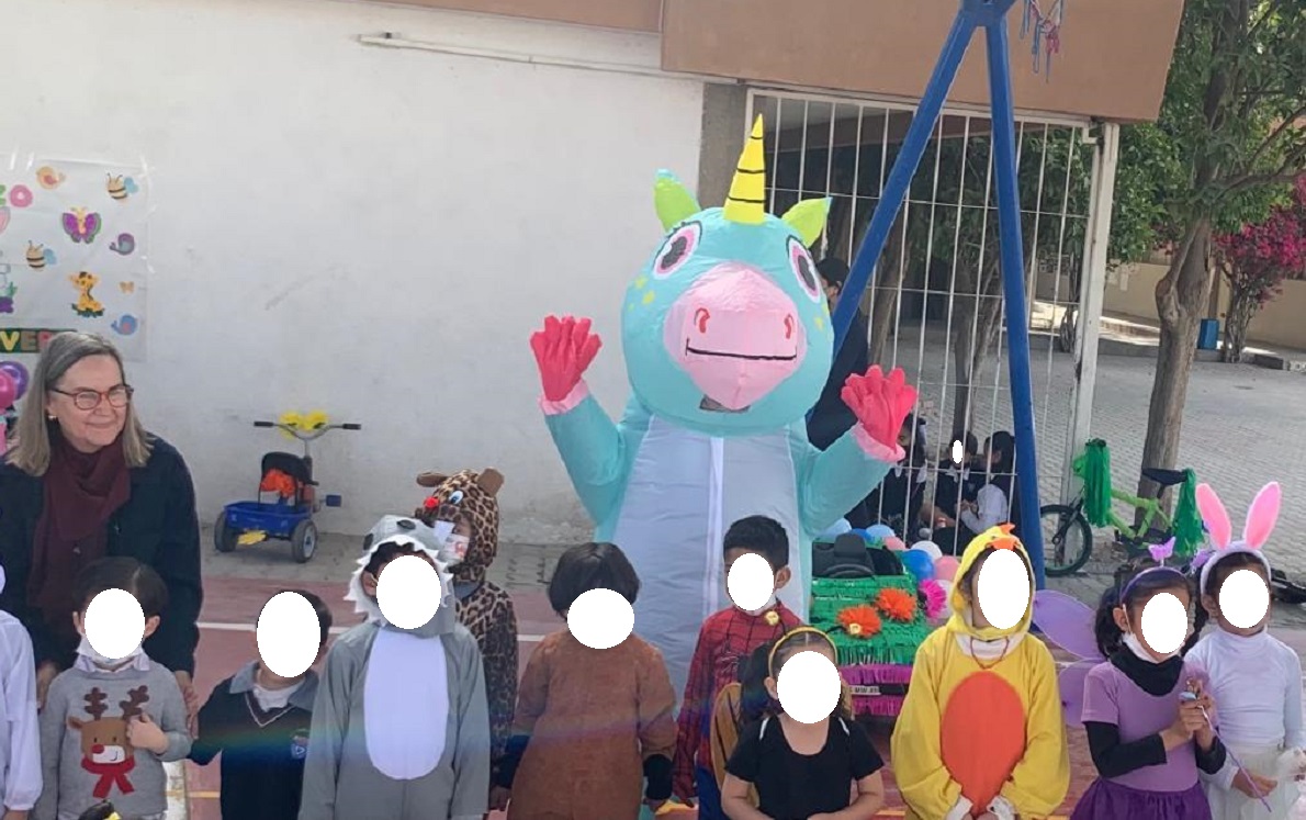 Desde hace 30 años dedica a los más pequeños de todas sus enseñanzas y amor. (cortesía)
