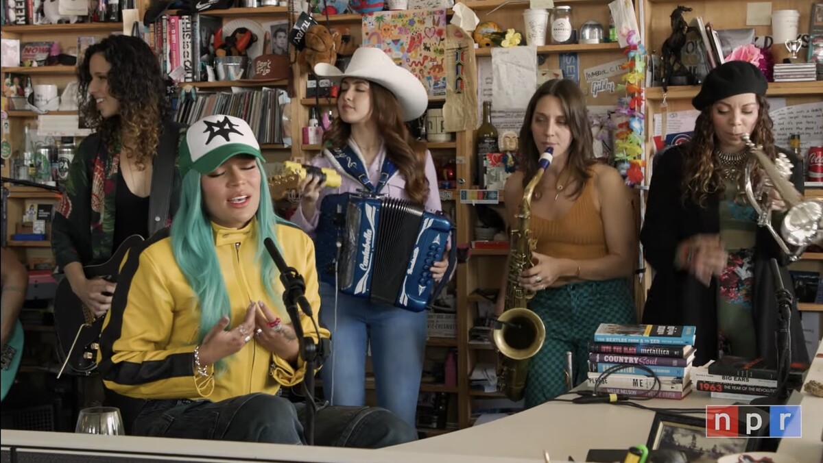Karol G estrena nuevo 'Tiny Desk Concert' y rinde homenaje a México