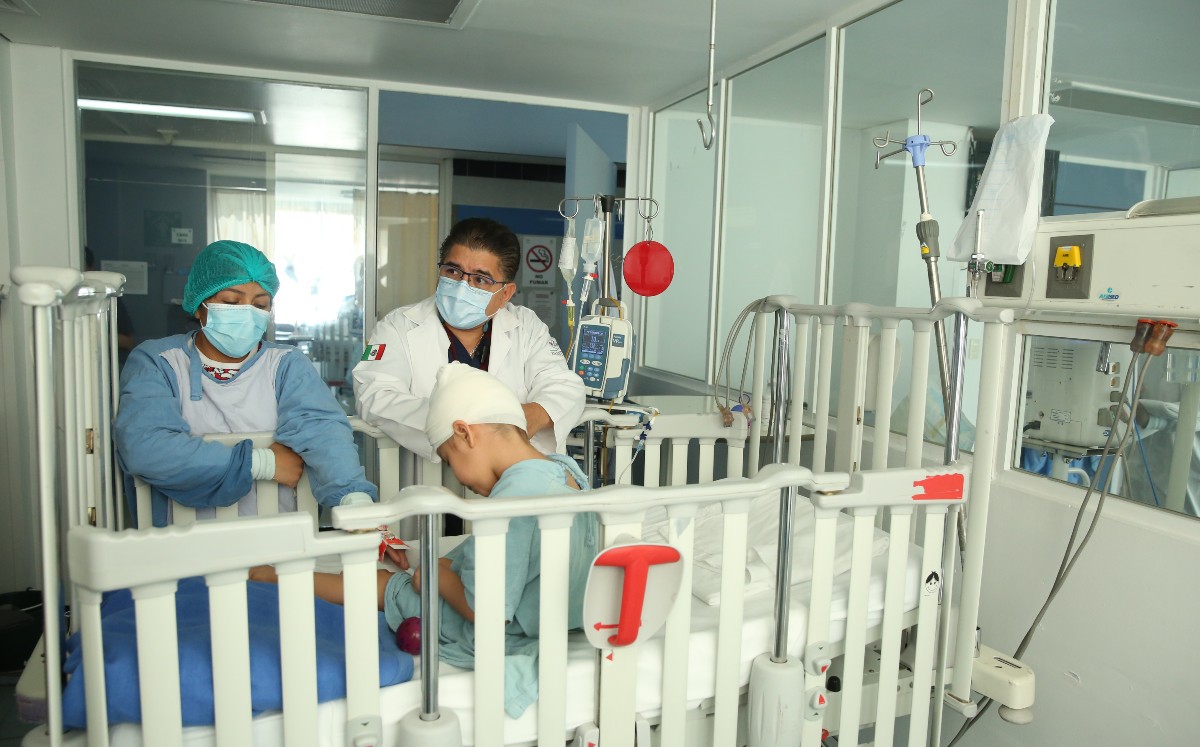 Neurocirujanos del ISSSTE quitan absceso cerebral extenso a niña de tres años. | Especial