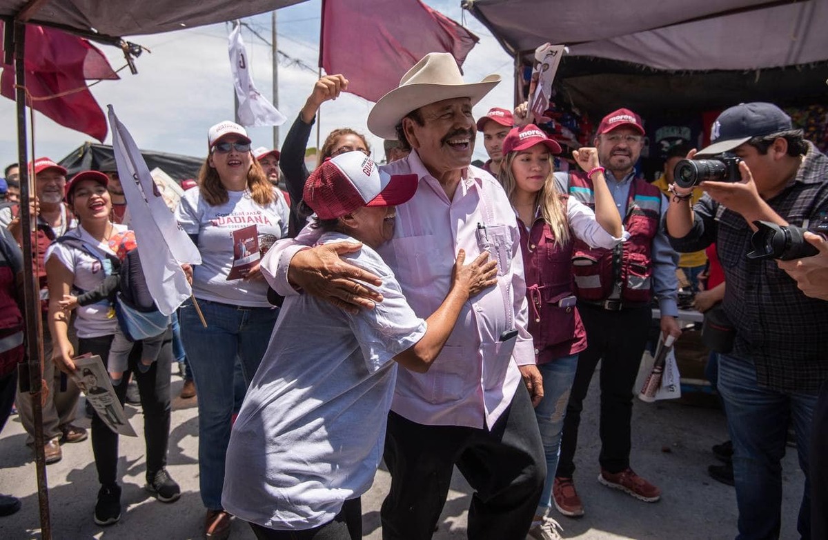 Armando Guadiana lleva sus propuestas al mercado Loma Linda en Saltillo. | Especial