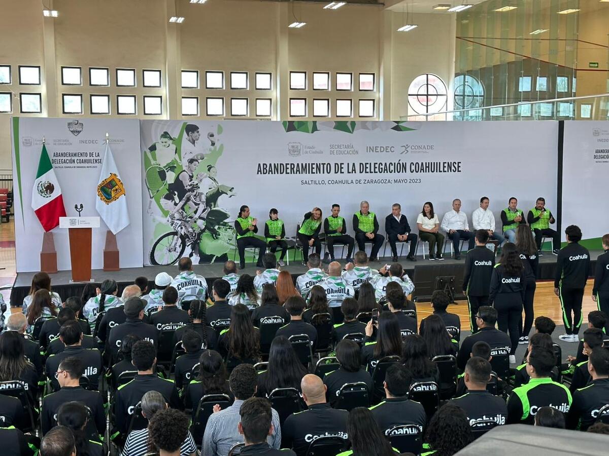 Fueron abanderadas este miércoles en Saltillo para luego salir a competir fuera de la entidad. | Especial