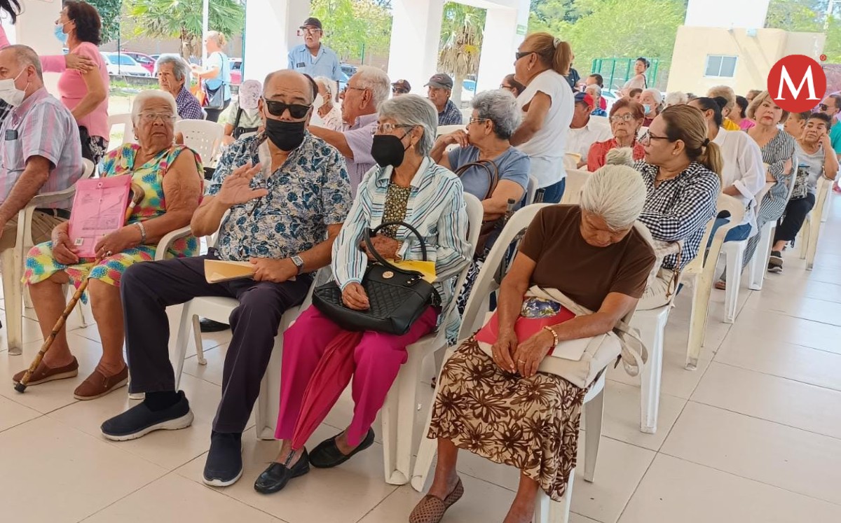 Adultos mayores acuden a Ciudad Madero para renovar pensión Bienestar