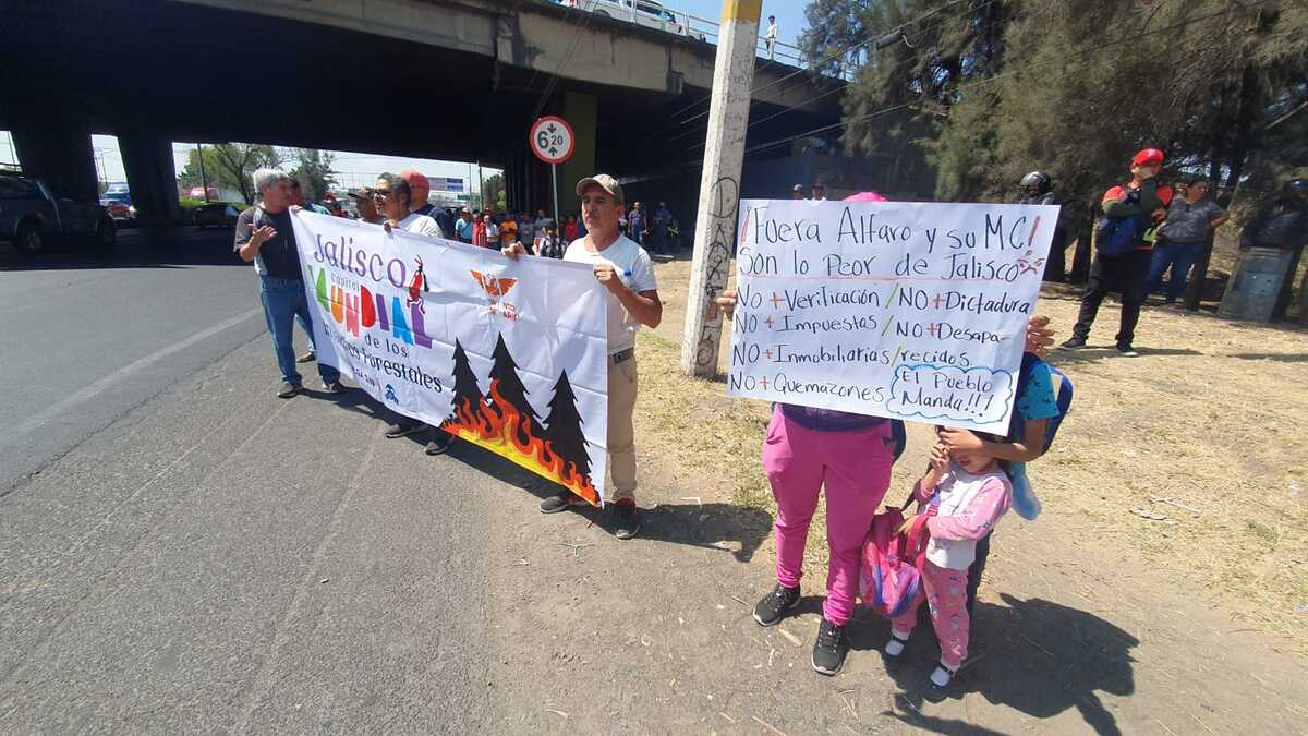 Se manifestaron ciudadanos en contra de los verificentros. (Juan Carlos Munguía)
