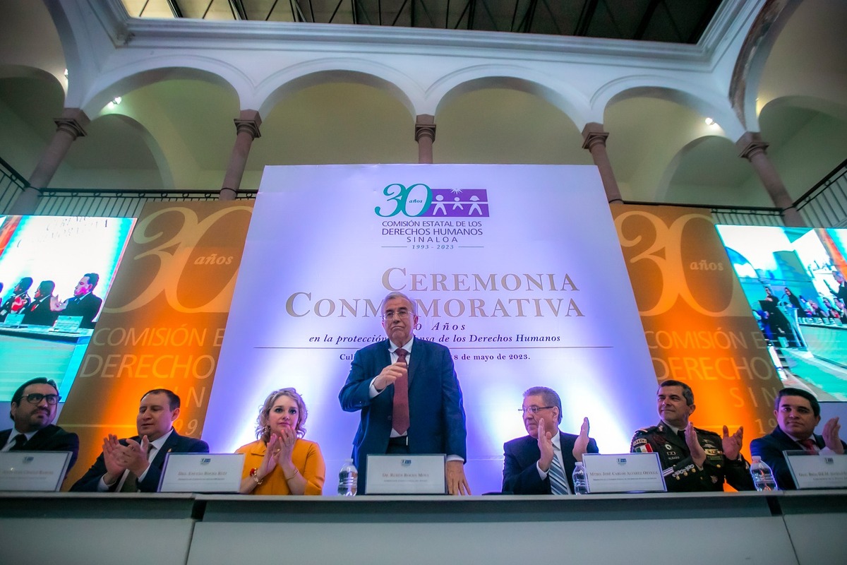 Rubén Rocha en aniversario de la CEDH. (Especial)
