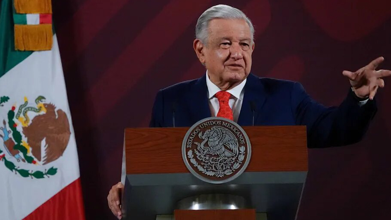 AMLO responde a Corte con un decreto que establece de "seguridad nacional" obras de la 4T