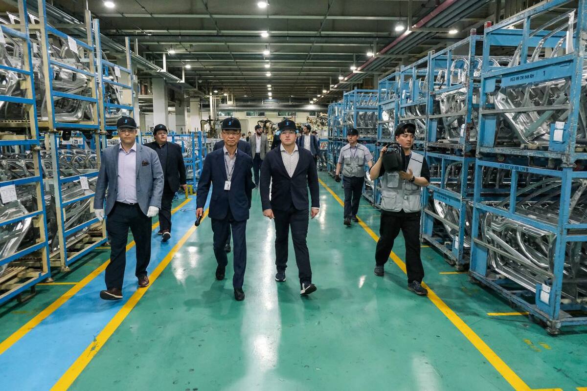 El gobernador Samuel García visitó la empresa Sungwoo Hitech, donde concretó una inversión de 300 millones de dólares. especial