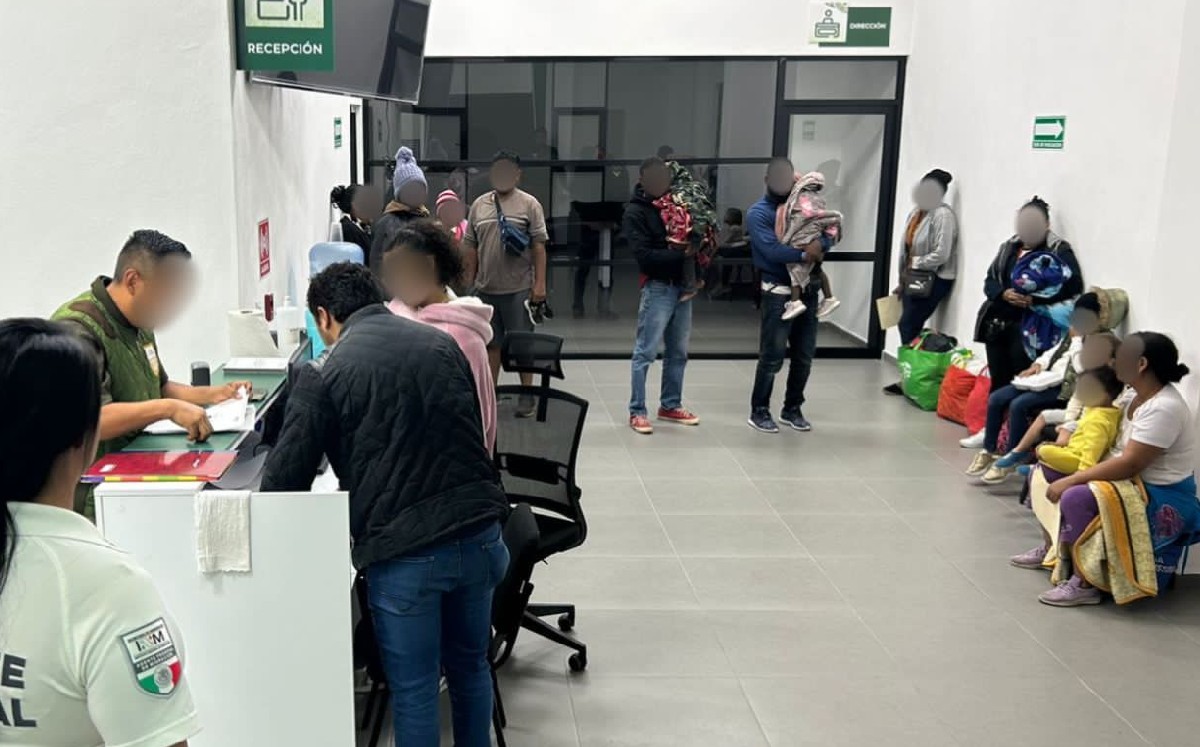 INM entrega tarjetas de residente a 48 migrantes víctimas de secuestro en límites de SLP y NL| Especial