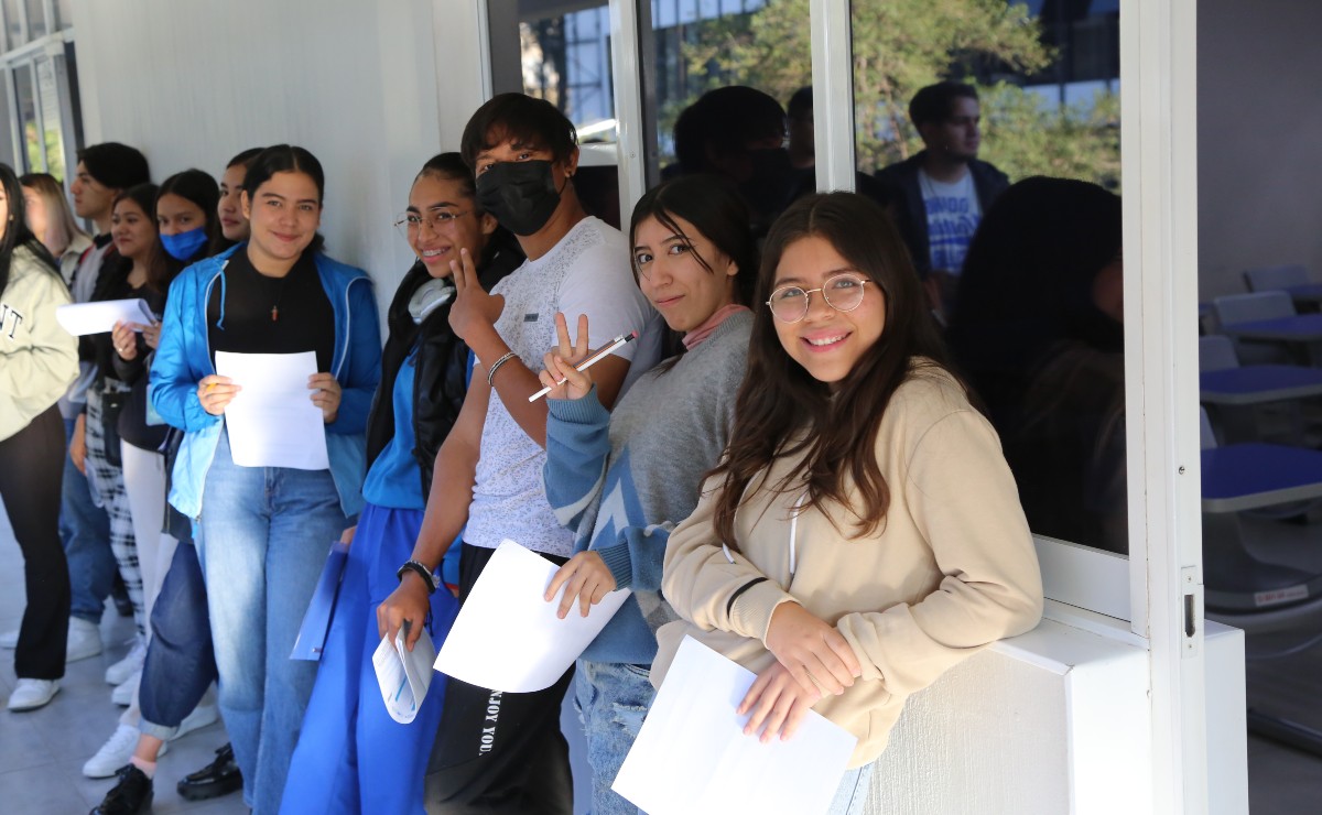 Aspirantes a la Universidad de Guadalajara (Archivo/ Cortesía)