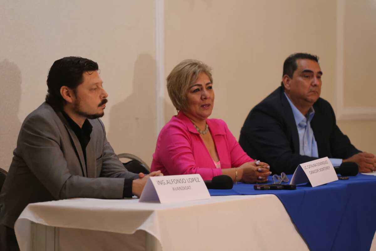 Canacope y AVANZASAT firmaron una alianza de apoyo al comercio pequeño. Foto: Roberto Alanís