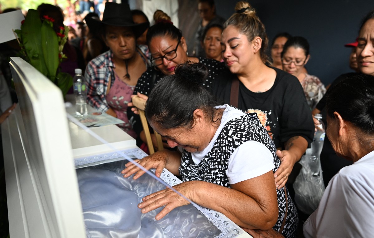 Funeral de Leslie Fermán Murcia en el Salvador (AFP)