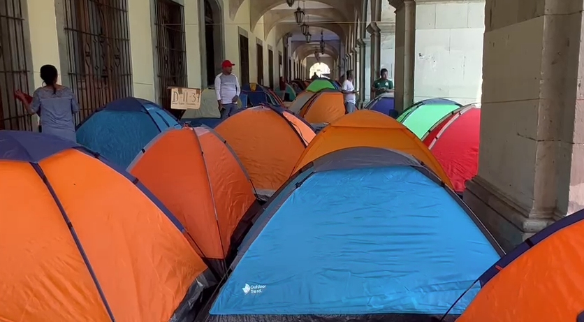 Maestros de la CNTE volvieron a colocar su plantón en el centro histórico de la ciudad de Oaxaca (Especial)
