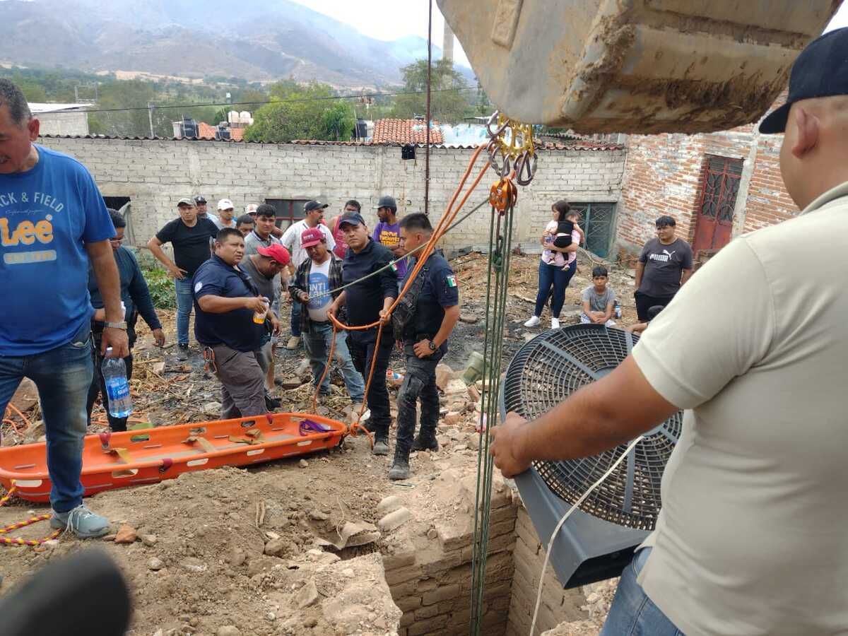 Mujer cae a pozo artesanal en Tecalitlán, se encuentra grave