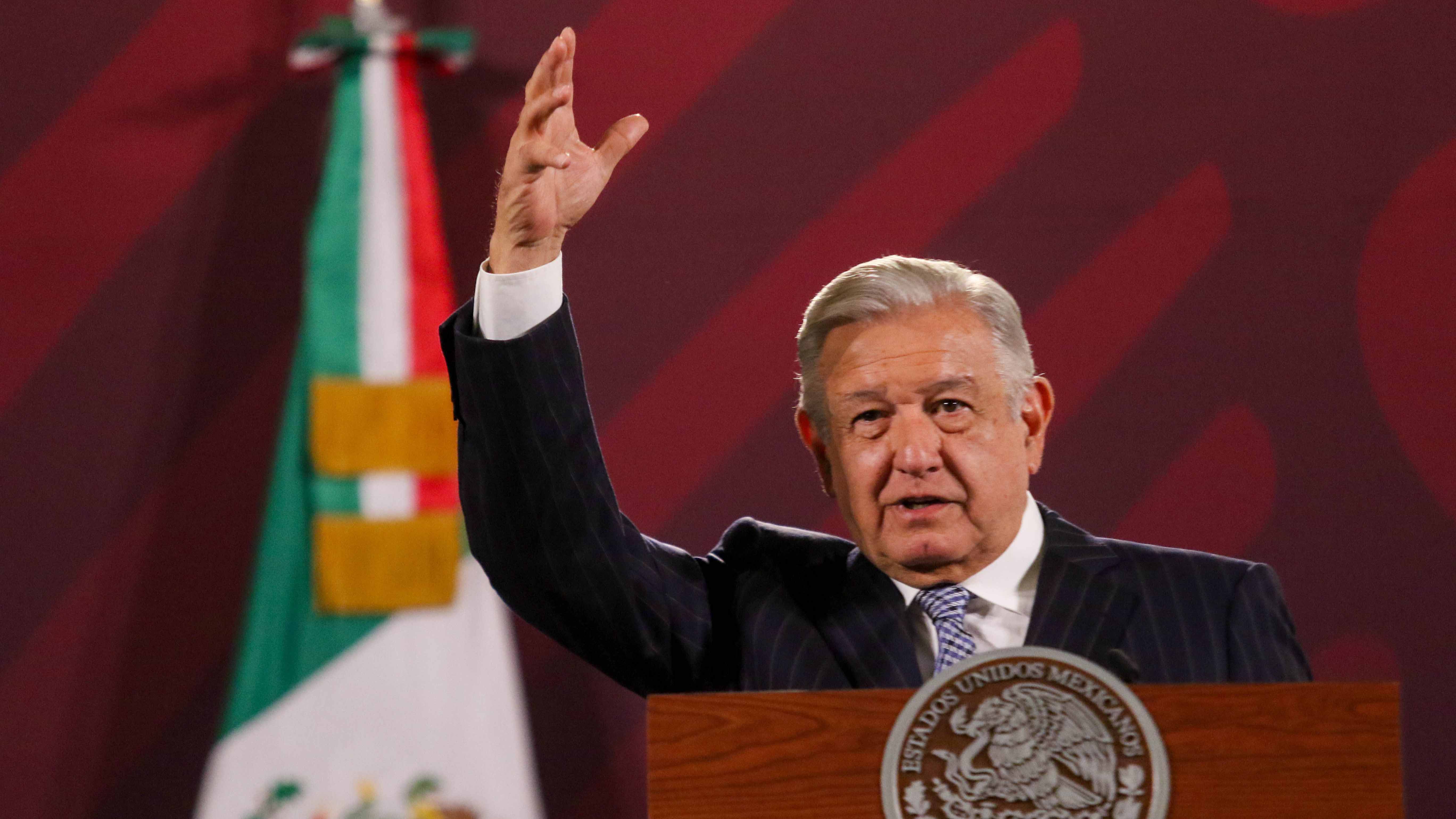 Opositores y sus abogados tienen tomada la SCJN, acusa AMLO