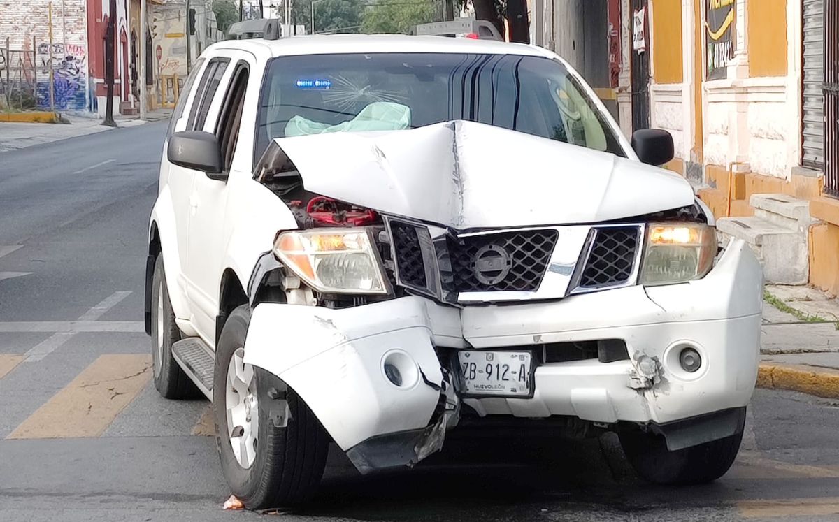 El accidente ocurrió en el cruce de calles Manuel María del Llano y Juan Zuazua. Agustín Martínez