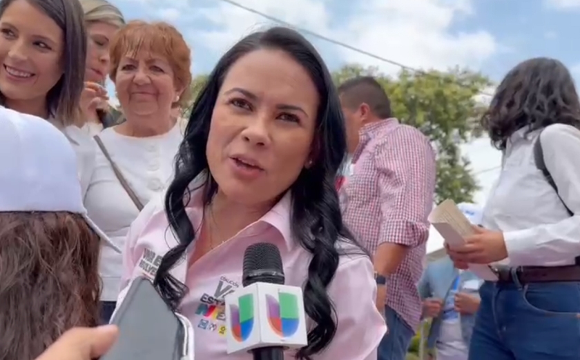 Alejandra Del Moral en entrevista durante mitin en Coatepec Harinas (Especial)
