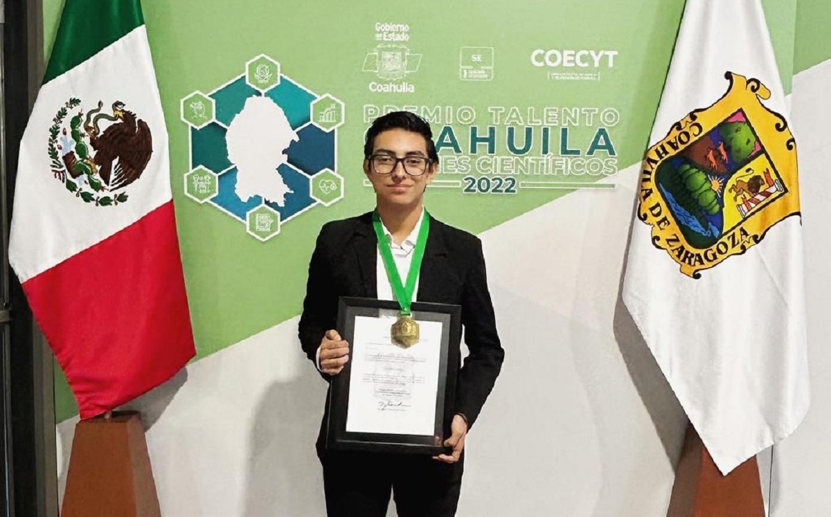 Carlos Emmanuel Pérez Sandoval, estudiante de segundo semestre de preparatoria en la Tec Milenio. (