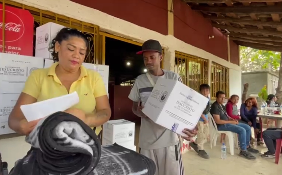 Los jóvenes instalaron un banco de alimentos para apoyar a los migrantes que pasan por la región del Istmo de Tehuantepec (Especial)