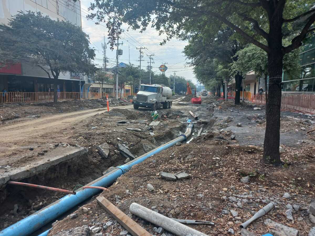 Lluvias retrasan obras de Centrito Valle en San Pedro, NL