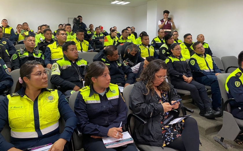Oficiales de tránsito que recibieron la capacitación sobre la atención de choques lamineros (Especial)