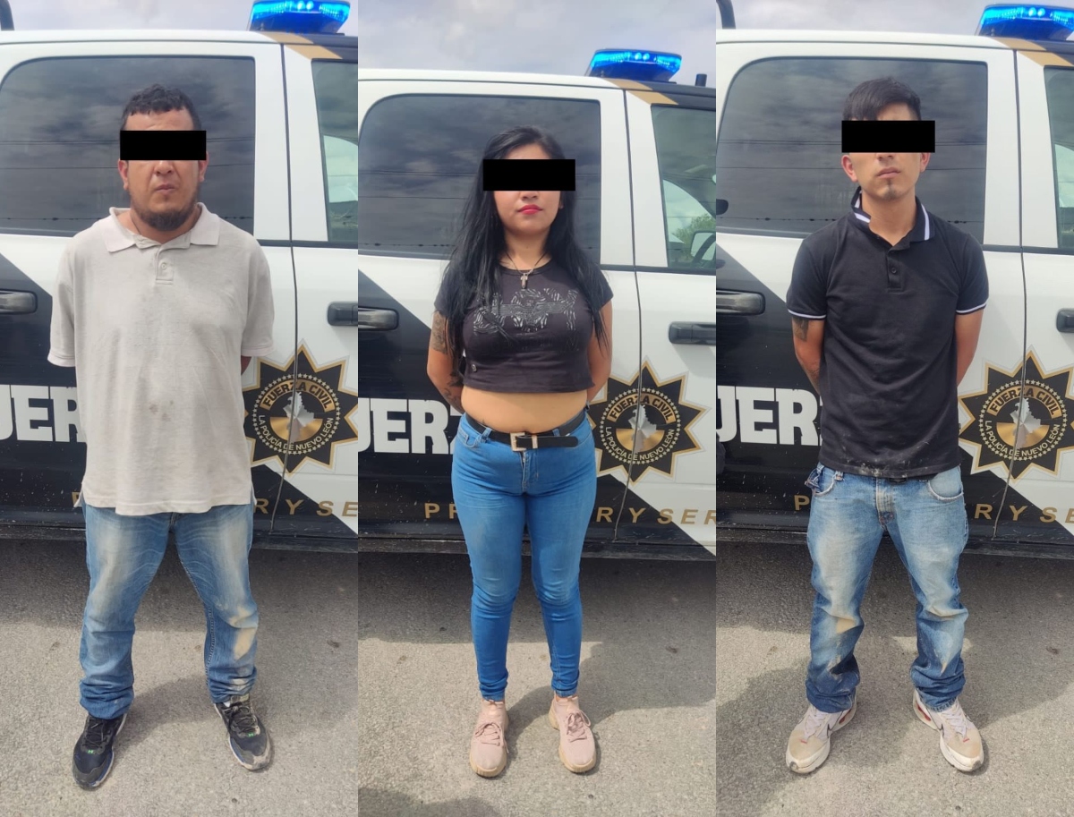 Las personas conducían un vehículo sin placas. Foto: Especial