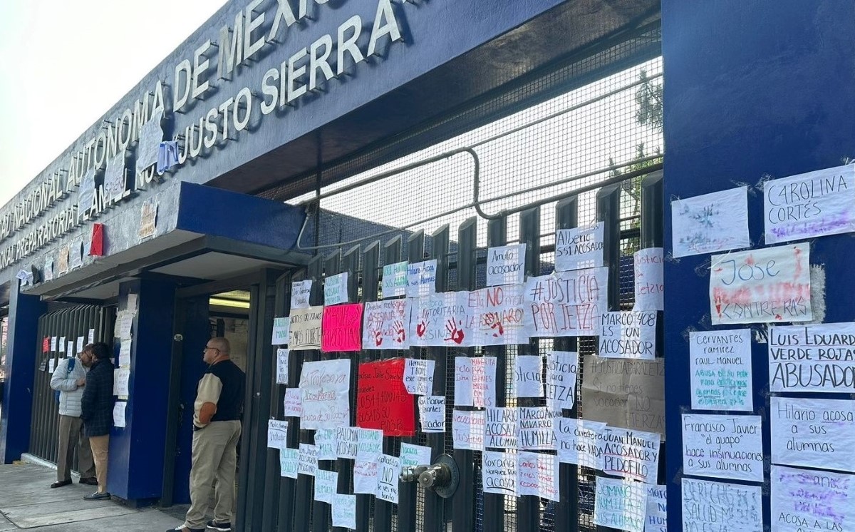 Los encapuchados tomaron el plantel tras realizar una protesta. | Ramón Ramírez