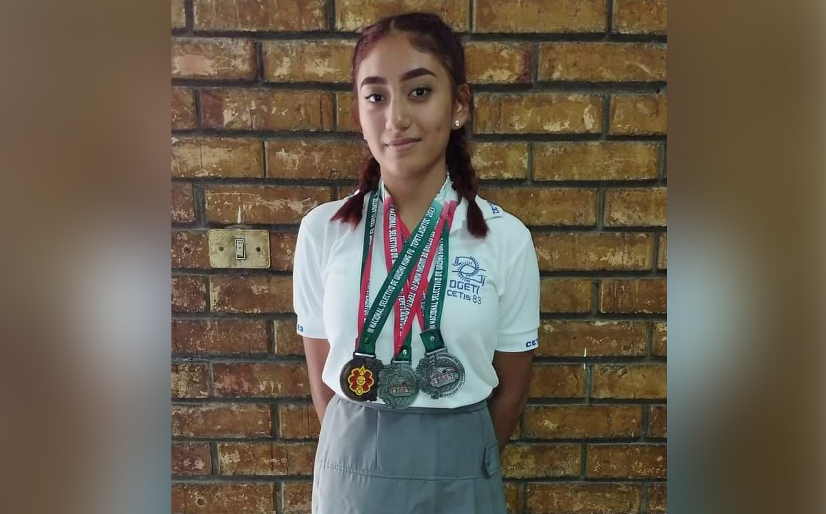 Ivonne Castellanos Domínguez, estudiante de cuarto semestre del CETis 83 y practicante de wushu kung fu. (cortesía)