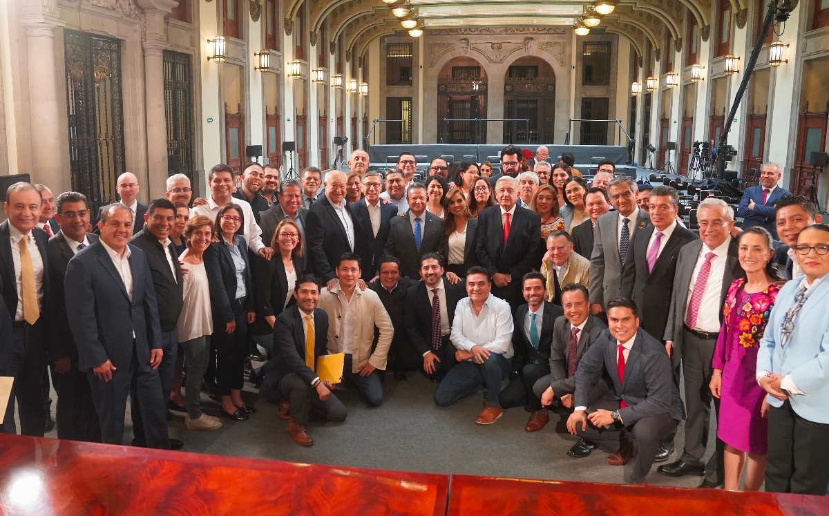 El Presidente se reunió con los gobernadores moenistas y del Verde hoy. | @lopezobrador_