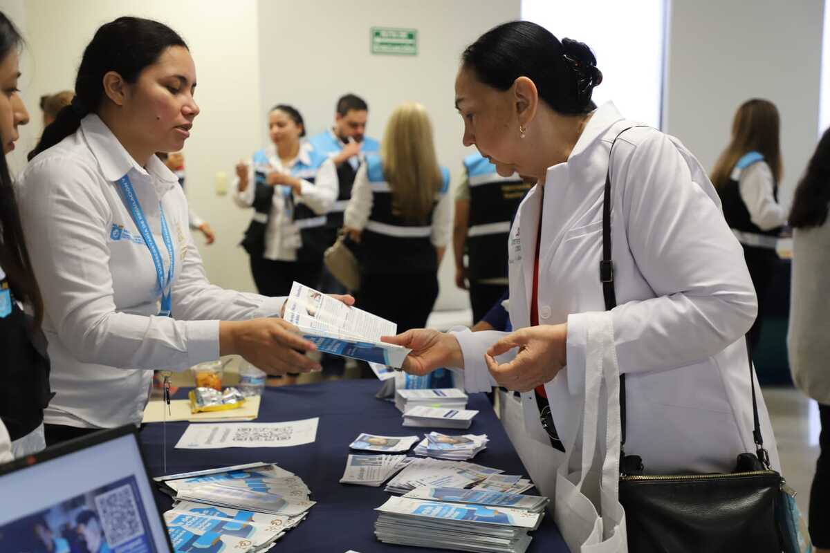 Entre los temas vistos durante la capacitación están los protocolos de vigilancia sanitaria y publicidad regulatoria. Foto: Especial