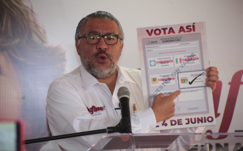 Horacio Duarte, coordinador de campaña de Delfina Gómez, durante anuncio de los eventos de campaña de la candidata (Tania Contreras)