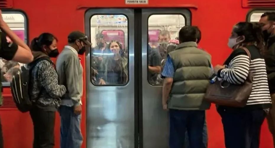 L3 del Metro CdMx suspende servicio tras corto circuito en División del Norte; RTP brinda apoyo