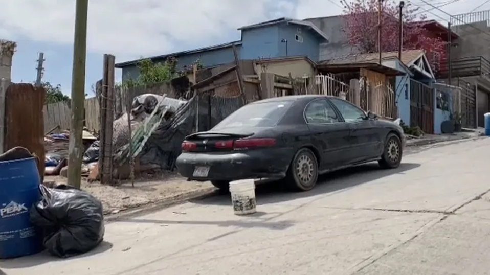 Niña de diez años es baleada por error dentro de su casa en Baja California