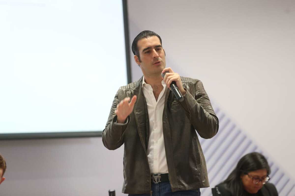 El diputado señaló que esto es para que los mexicanos puedan trasladarse sin problema a cualquier estado. Foto: Raúl Palacios