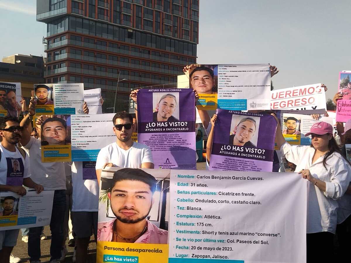 Familiares y amigos de jóvenes desaparecidos y trabajadores de Call Center se manifiestan (Dalia Rojas)