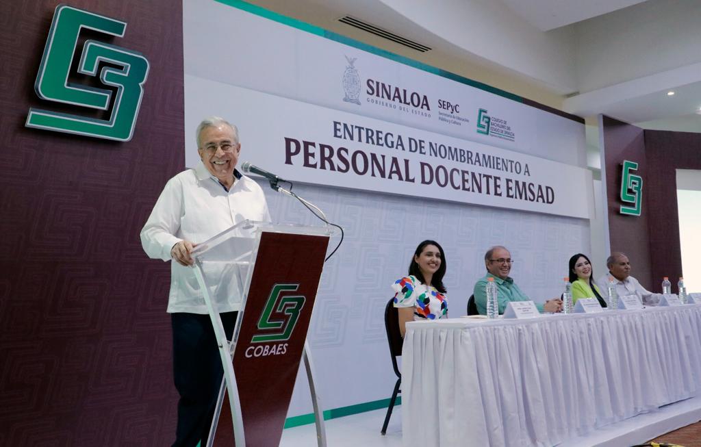 El gobernador explicó que este nombramiento a las y los docentes, es un acto de justicia humana.