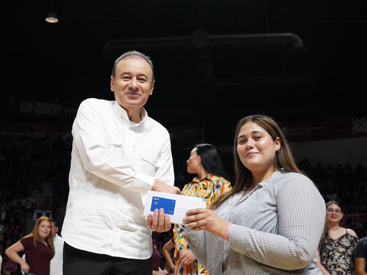 Se cuenta con el presupuesto de becas más grande de la historia en Sonora, indicó el gobernador. | Especial