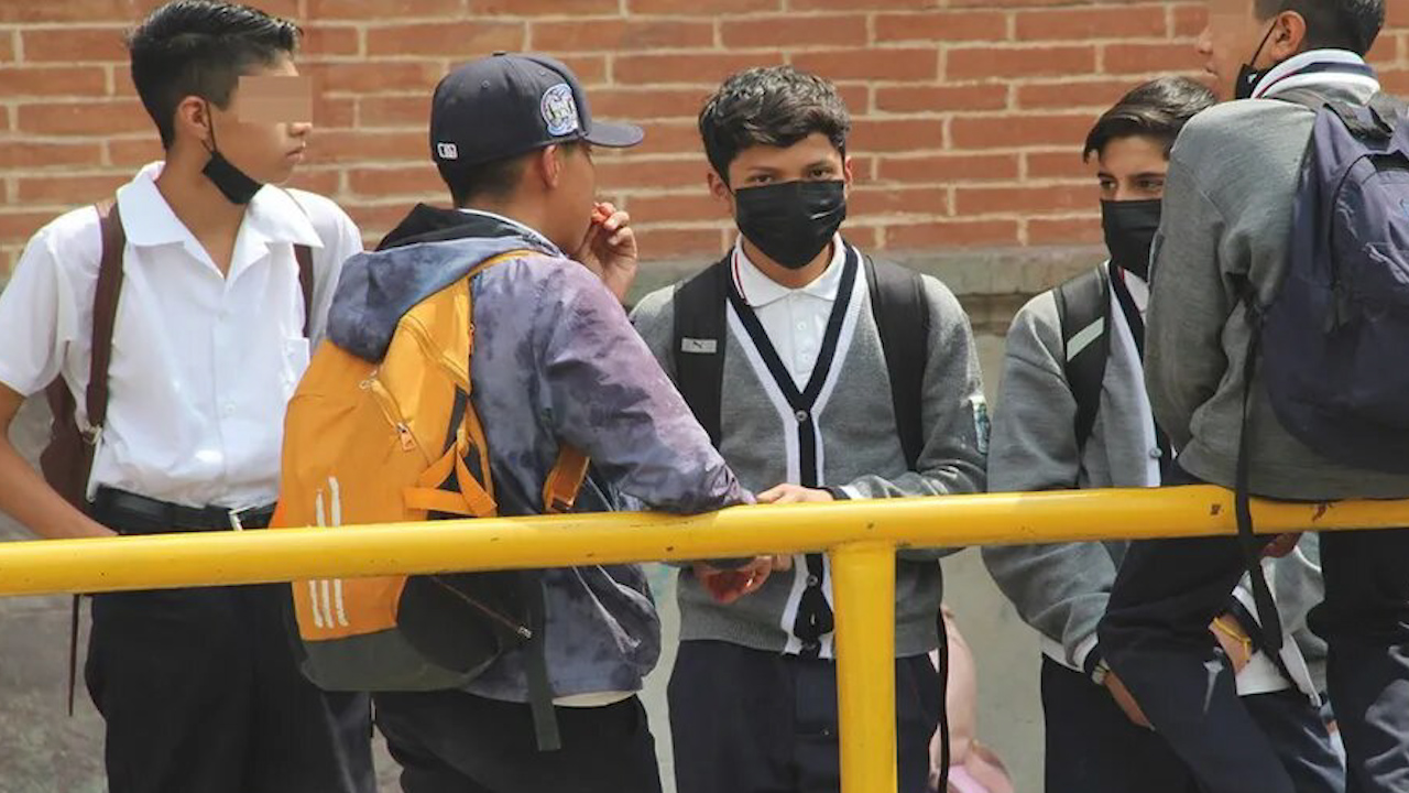 Reanudan clases presenciales en Puebla por actividad del Popocatépetl a la baja