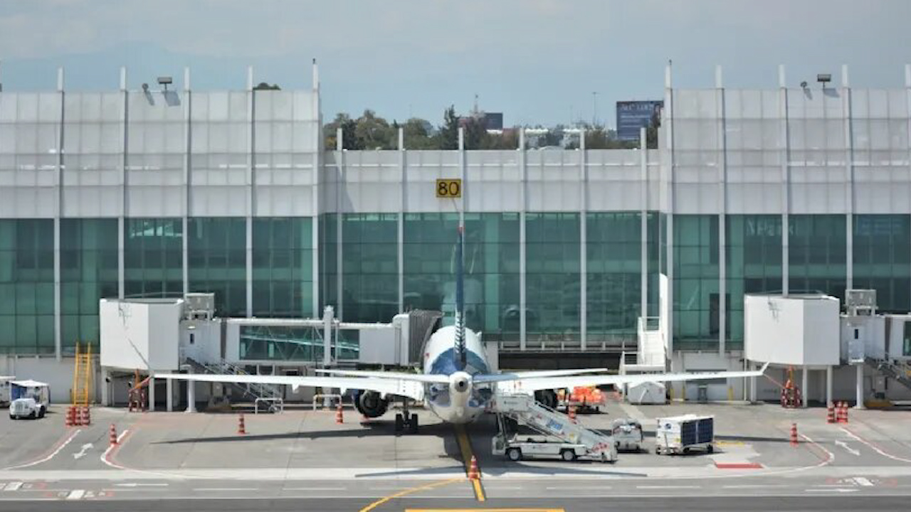 Son 229 ex sobrecargos vs 6,500 empleados: sindicato sobre venta de bienes de Mexicana de Aviación