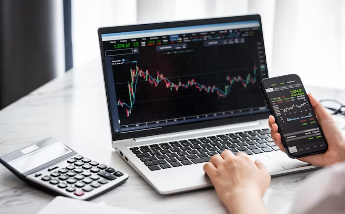 El curso contará con una demostración de trading en vivo. | Freepik